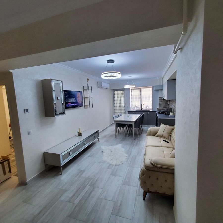 Luxury Apartament Bacovia Bacău Buitenkant foto