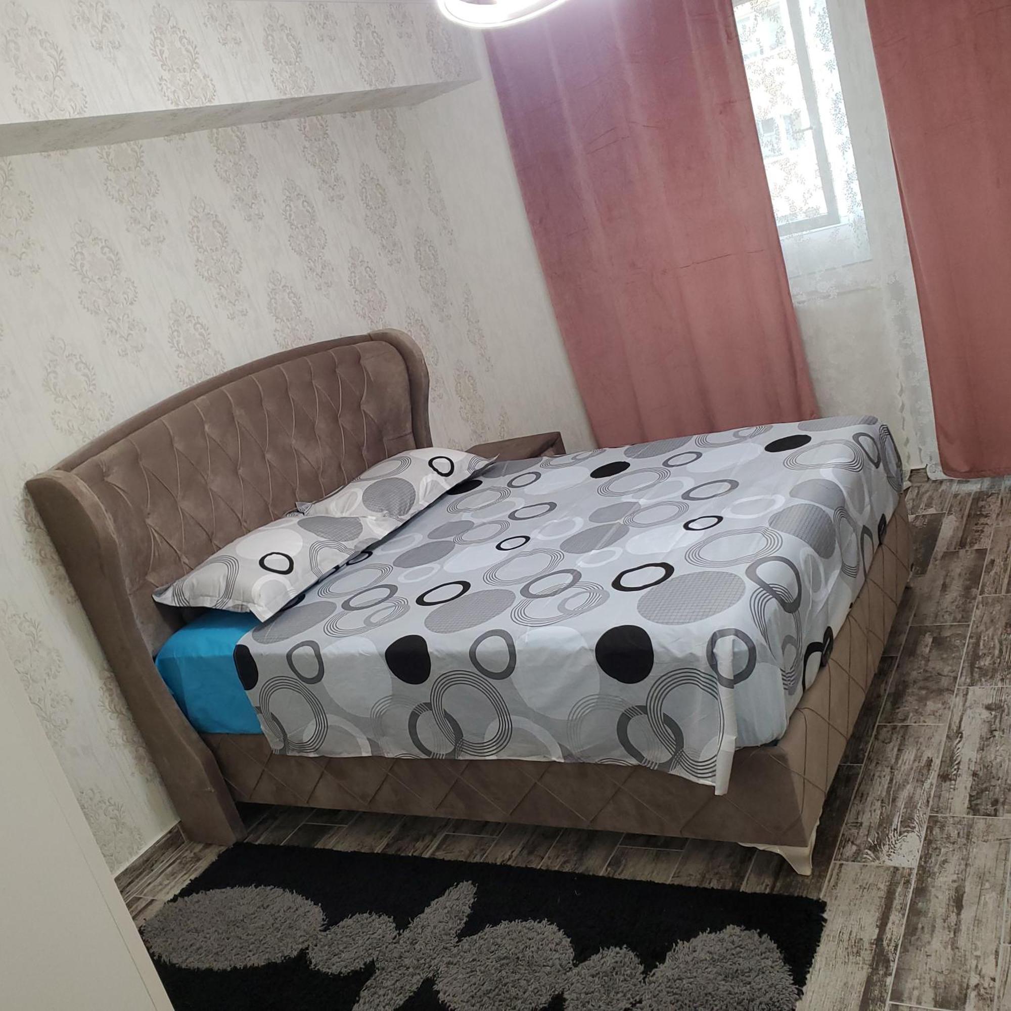 Luxury Apartament Bacovia Bacău Buitenkant foto